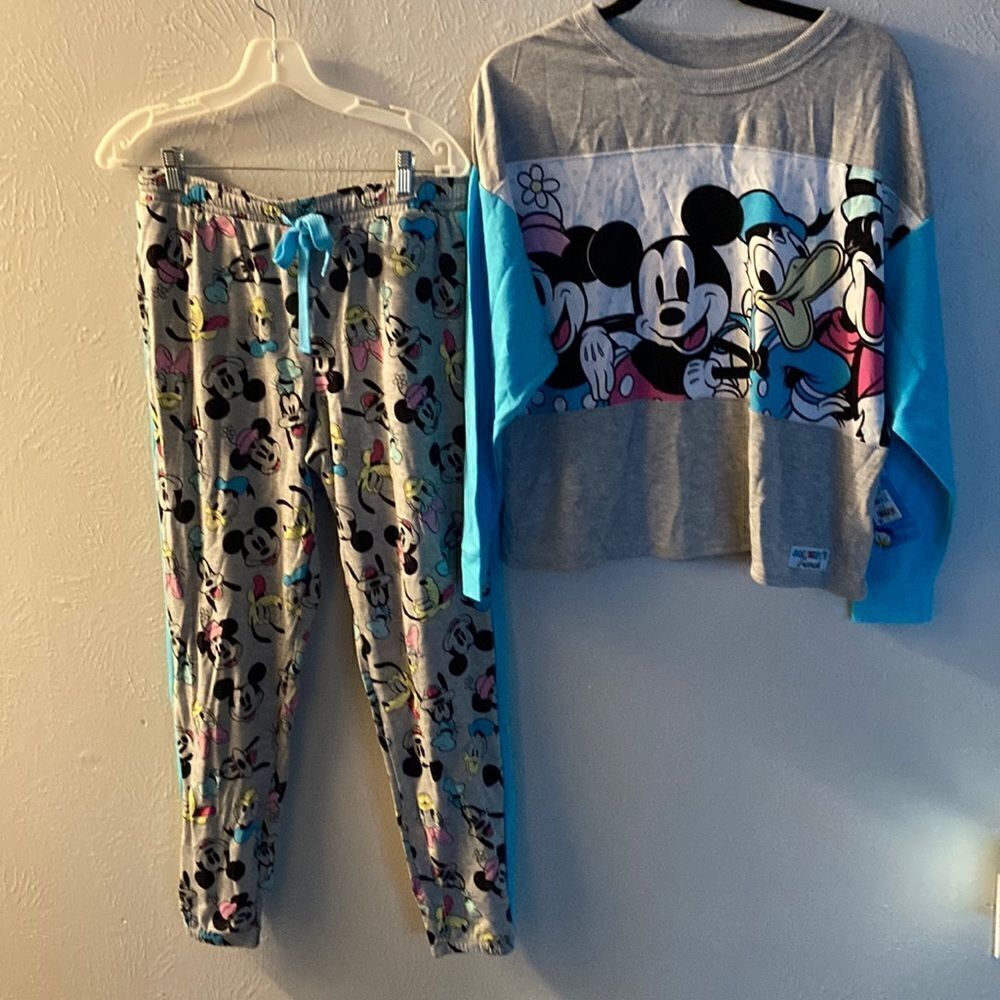 Mickey and friends PJs NWT size S kids
